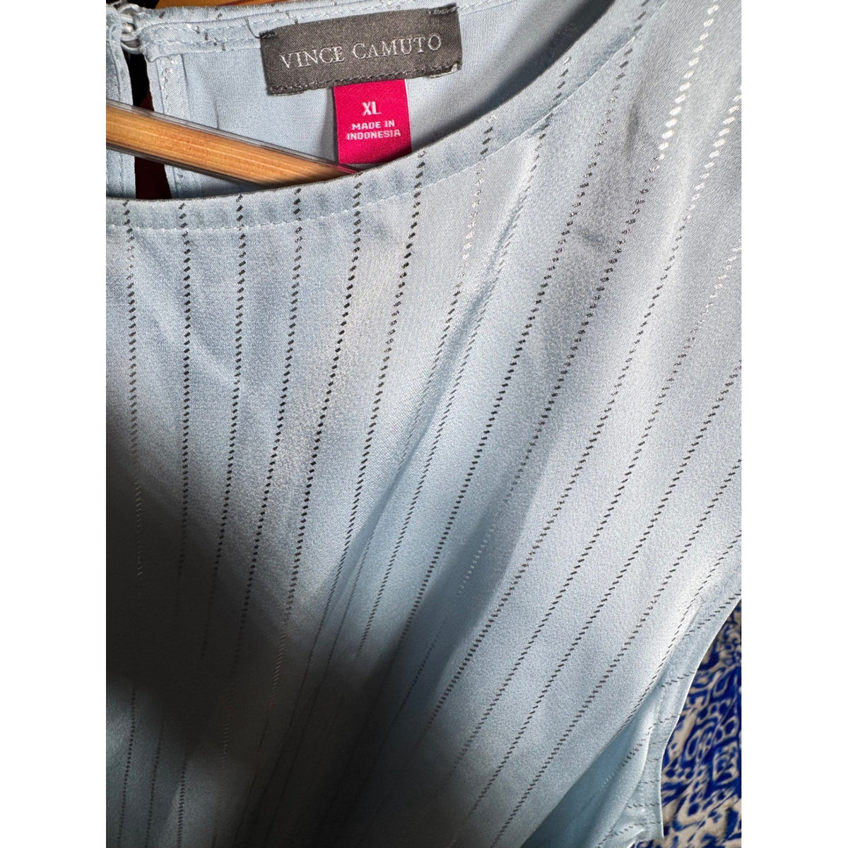 Vince Camuto Frozen Blue Metallic Pinstripe Sleeveless Blouse Top 912258086 XL