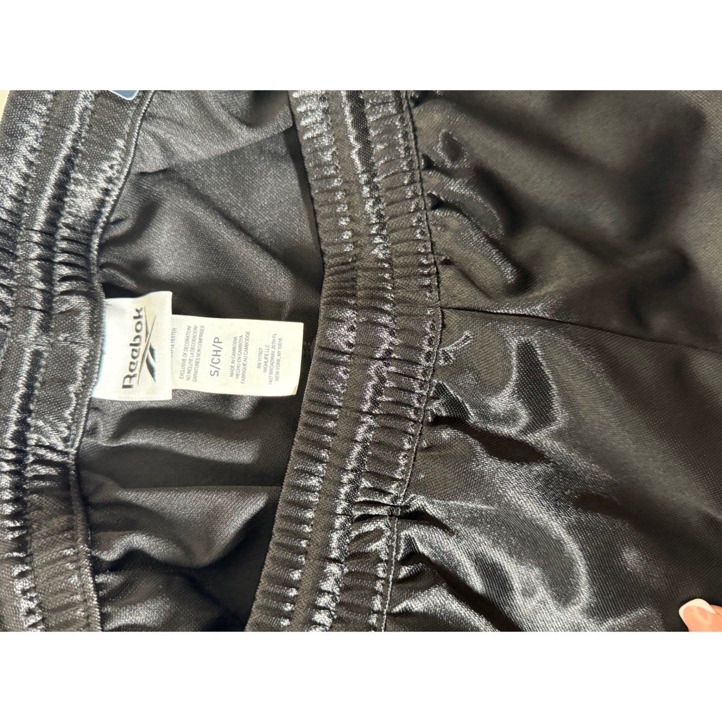 Reebok Faceted Taping Basketball Shorts Black Satin Relaxed Fit RVW261SH13007 S
