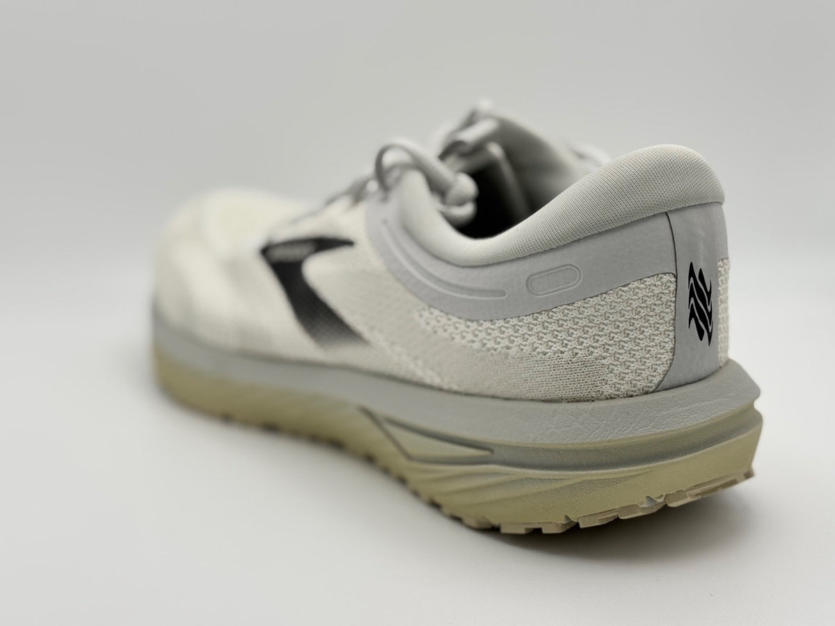 Size 10-Brooks Revel 7 Men's Sneakers White/Pelican/Black - Box Slightly Damaged