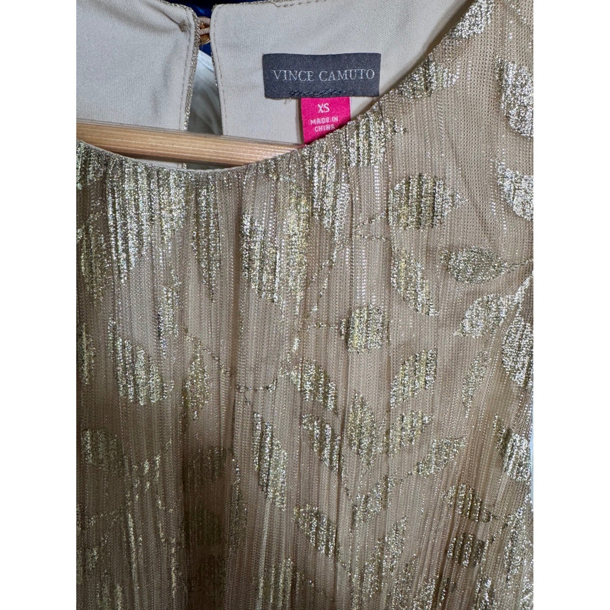 Vince Camuto Twinkle & Glow Gold Metallic Leaf Sleeveless Top XS 91624670