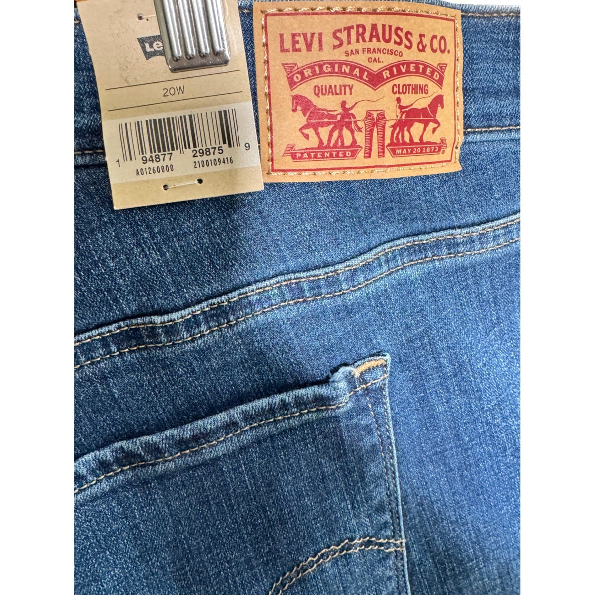 Levis 311 Shaping Skinny Capri Jeans Womens 20W Blue Stellar Stretch Mid Rise